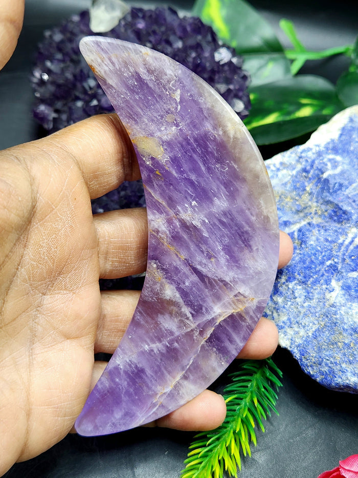 Amethyst natural stone hand carving of crescent moon - crystal/reiki/chakra/healing - 4 inches and 122 gms weight - Shwasam