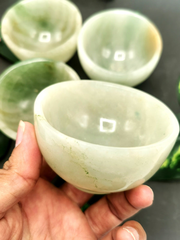 Beautiful light green aventurine hand carved round bowls - 3 inches diameter and 160 gms (0.35 lb) - ONE BOWL ONLY - Shwasam