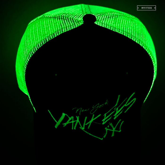 NEW YORK YANKEES 1990'S GLOW IN THE DARK NEW ERA 9FIFTY TRUCKER MESH SNAPBACK