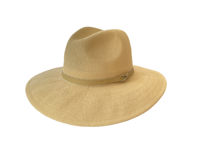 Winona in Ivory Hat