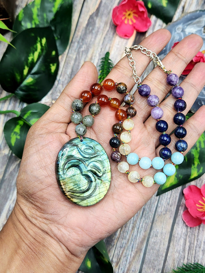 7-Chakra Bead Mala Necklace with Labradorite Om Symbol Pendant - Unleash the Energy of the Chakras