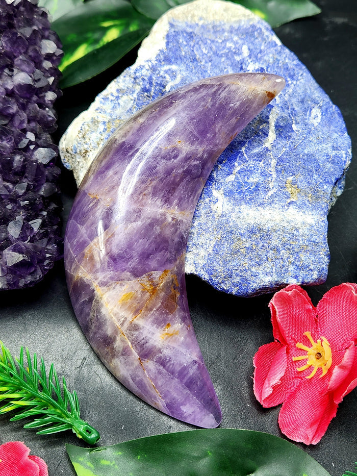Amethyst natural stone hand carving of crescent moon - crystal/reiki/chakra/healing - 4 inches and 122 gms weight - Shwasam