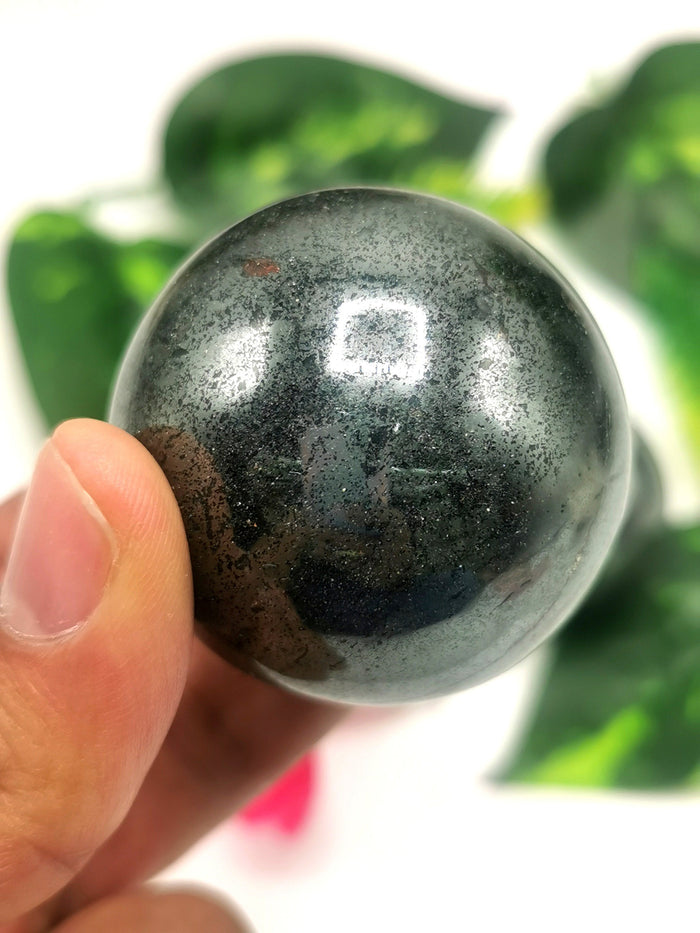 Awesome natural hematite sphere/ball - handmade carvings - energy/chakra/reiki - 1.6 inch (4 cms) dia and 160 gms (0.35 lb) - Shwasam