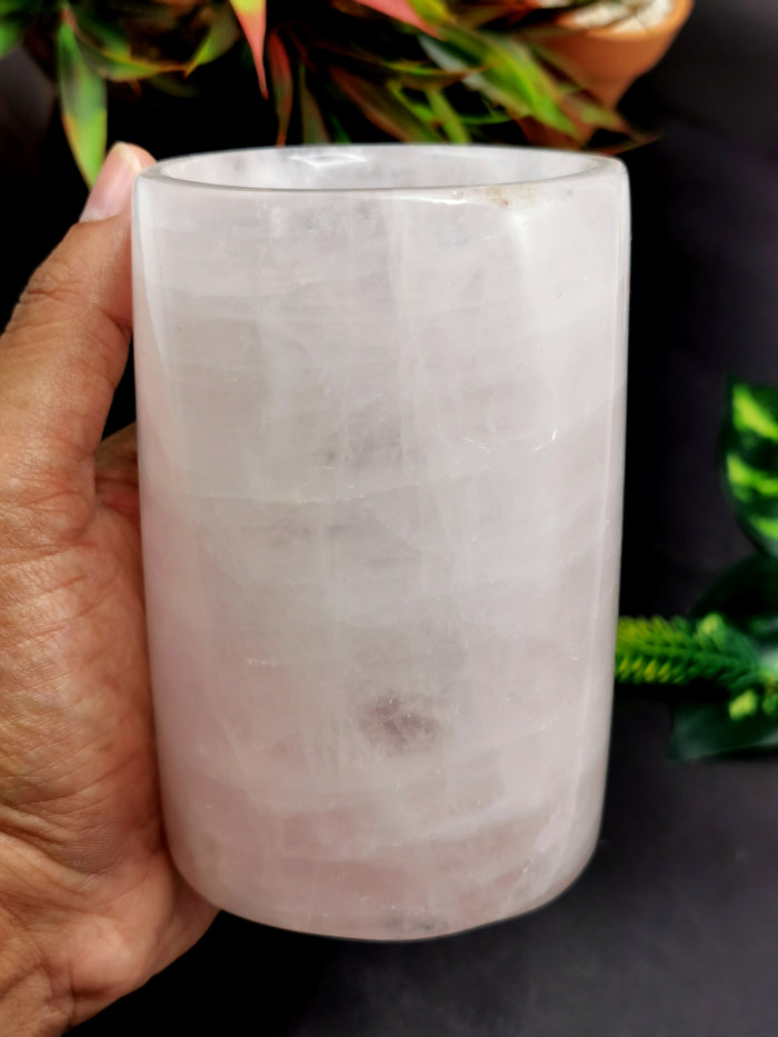 Beautiful gemstone goblets in rose quartz stone - ONLY 1 PIECE - Shwasam