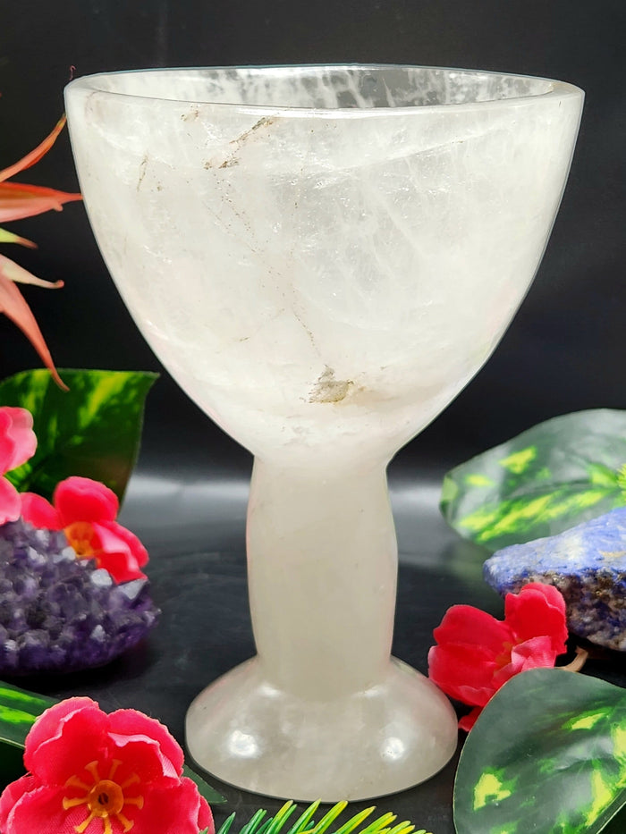 Beautiful gemstone martini glass in white quartz stone - ONLY 1 PIECE - Shwasam