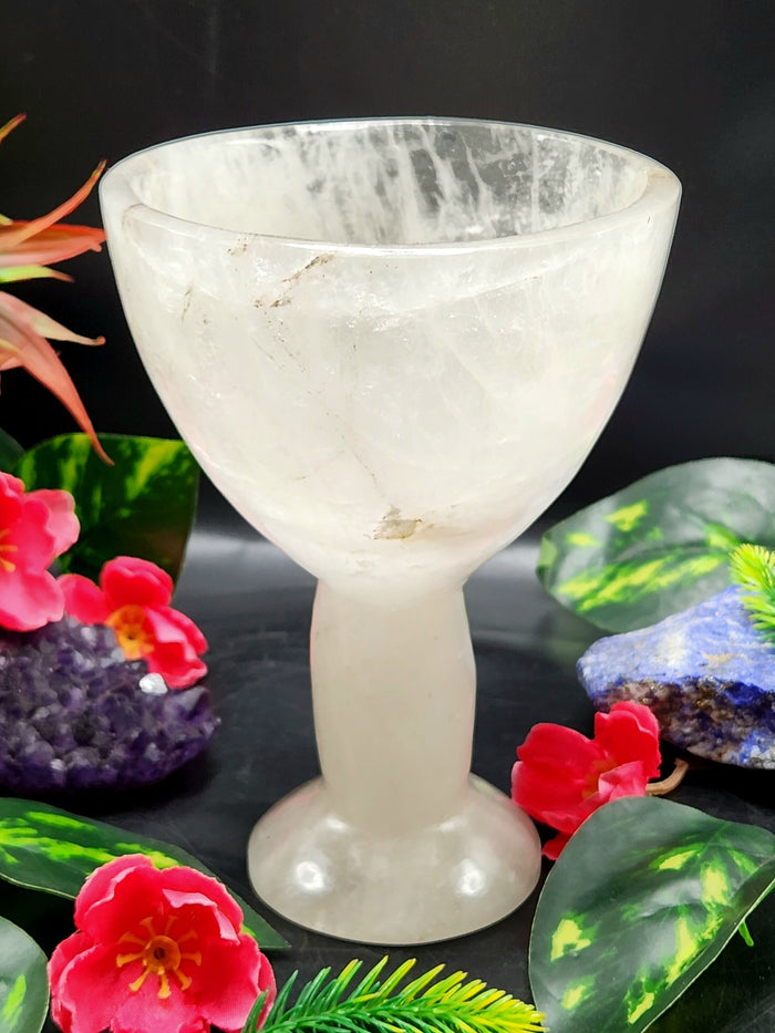 Beautiful gemstone martini glass in white quartz stone - ONLY 1 PIECE - Shwasam