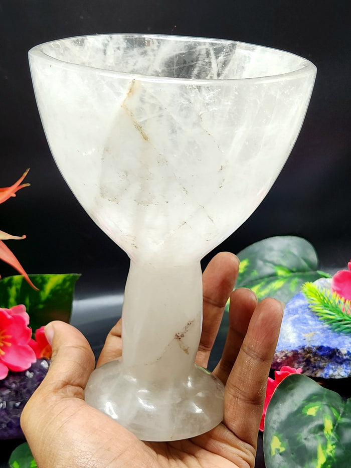 Beautiful gemstone martini glass in white quartz stone - ONLY 1 PIECE - Shwasam