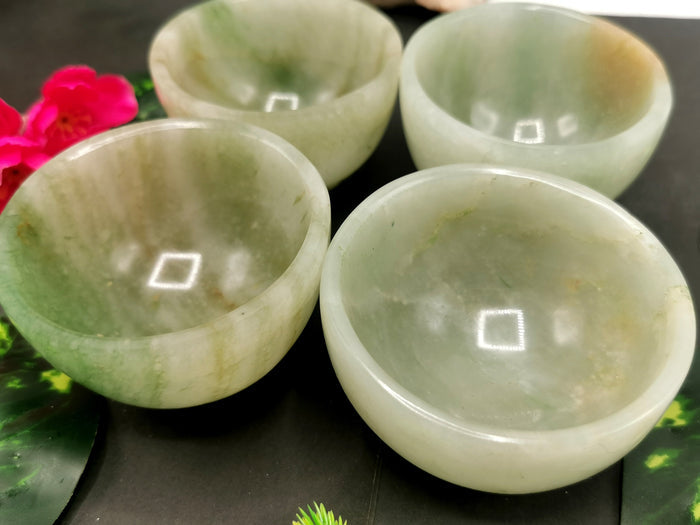 Beautiful light green aventurine hand carved round bowls - 3 inches diameter and 160 gms (0.35 lb) - ONE BOWL ONLY - Shwasam