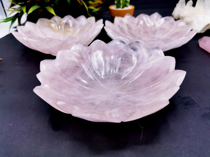 Beautiful rose quartz hand carved lotus bowls - 7 inches diameter and 600 gms (1.32 lb) - ONE BOWL ONLY