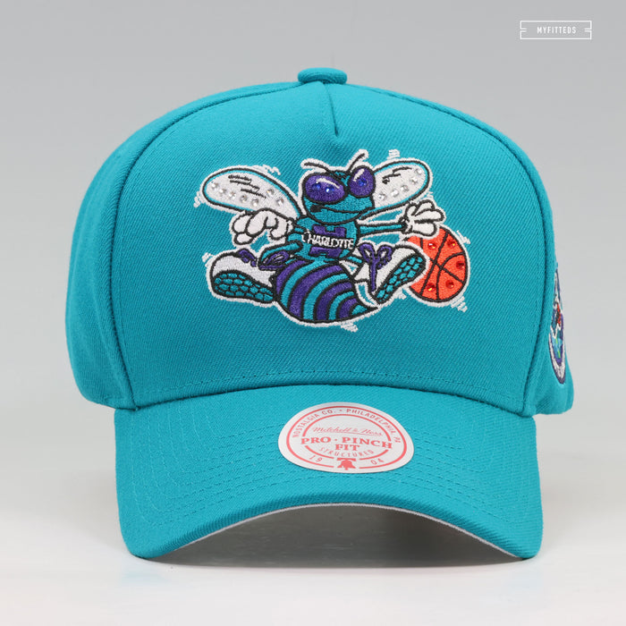 CHARLOTTE HORNETS 30TH ANNIVERSARY PRO-PINCH FIT GEMSTONES MITCHELL & NESS SNAPBACK