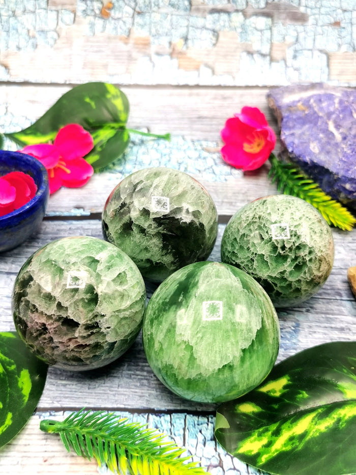 Green fluorite stone spheres - Energy/Reiki/Crystal - 2 inches (5 cms) diameter and 190 gms (0.42 lb) - ONE PIECE ONLY - Shwasam