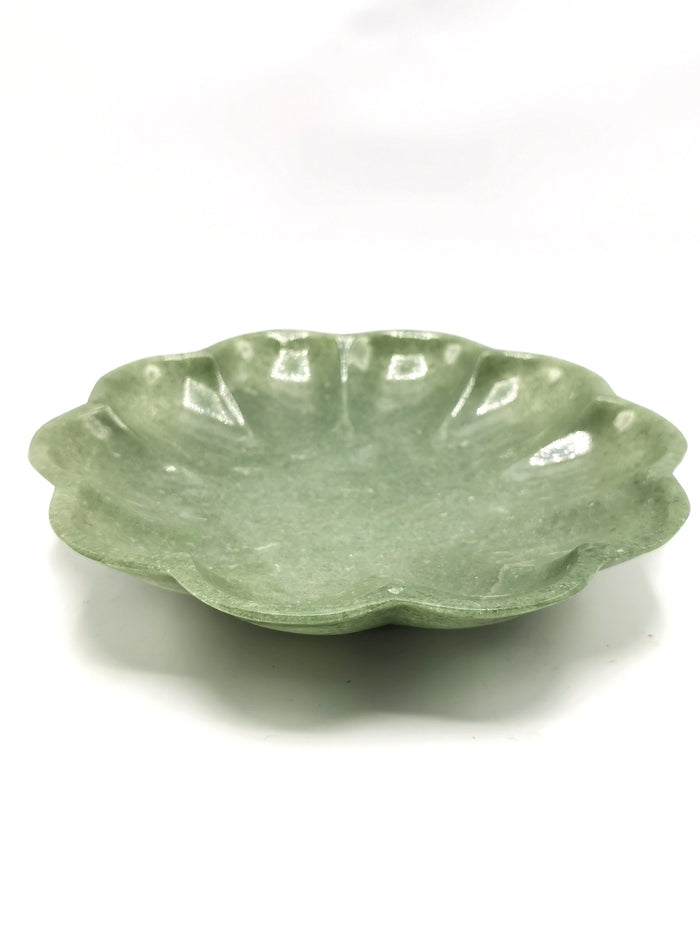 Green quartz designer hand carved plates - 7 inches and 430 gms (0.95 lb) - ONE PLATE ONLY lol