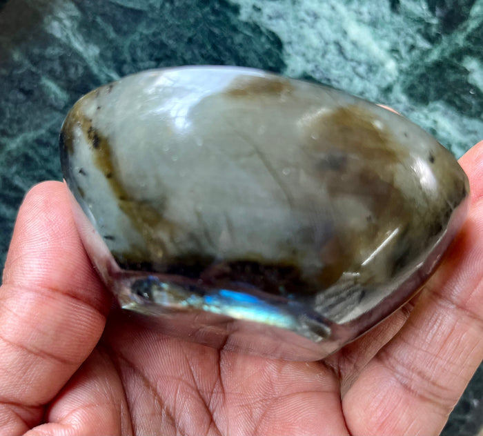 Beautiful Labradorite hand carved round bowl - 3 inches diameter and total weight 145 gms (0.32 lb) - ONE BOWL ONLY - Shwasam