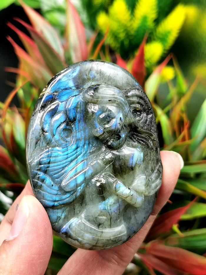 Labradorite Blue Flash Stone hand carved Goddess - reiki/chakra/healing - chinese goddess carving - Shwasam