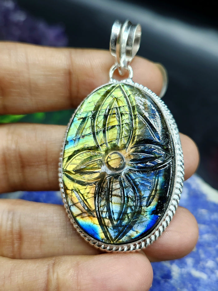 Labradorite Floral Carving Oval Pendant - An Artistic Symphony of Gemstone Elegance