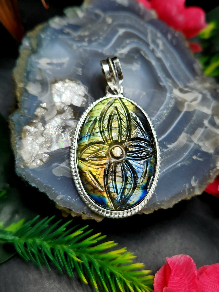 Labradorite Floral Carving Oval Pendant - An Artistic Symphony of Gemstone Elegance