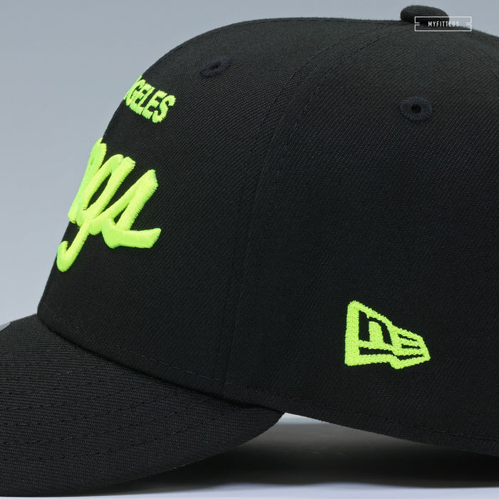 LOS ANGELES KINGS CROSS HOCKEY STICKS AND MASK AIR MAX 95 OG NEON YELLOW NEW ERA FITTED CAP