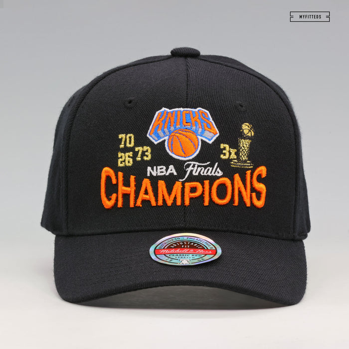 NEW YORK KNICKS 3X NBA CHAMPIONS MITCHELL & NESS CLASSIC RED STRETCH SNAPBACK HAT