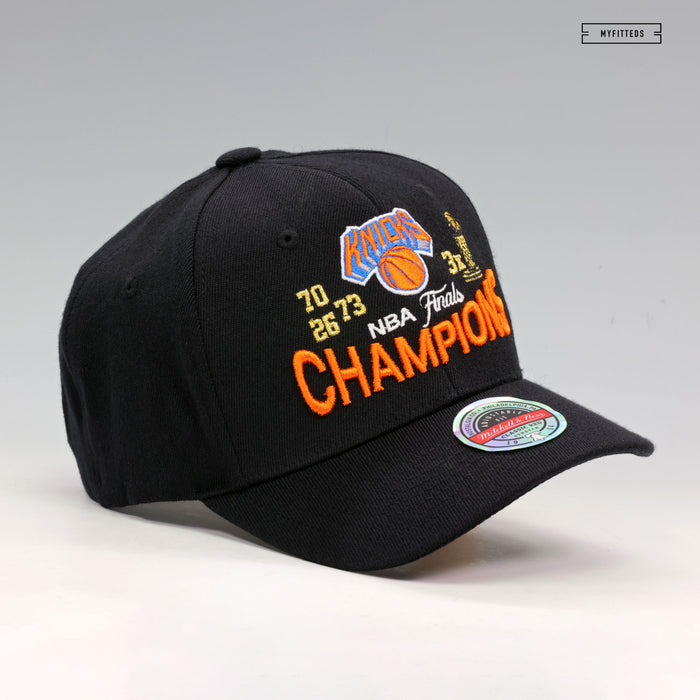 NEW YORK KNICKS 3X NBA CHAMPIONS MITCHELL & NESS CLASSIC RED STRETCH SNAPBACK HAT