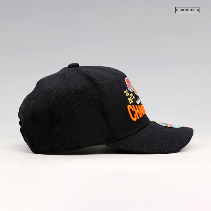 NEW YORK KNICKS 3X NBA CHAMPIONS MITCHELL & NESS CLASSIC RED STRETCH SNAPBACK HAT