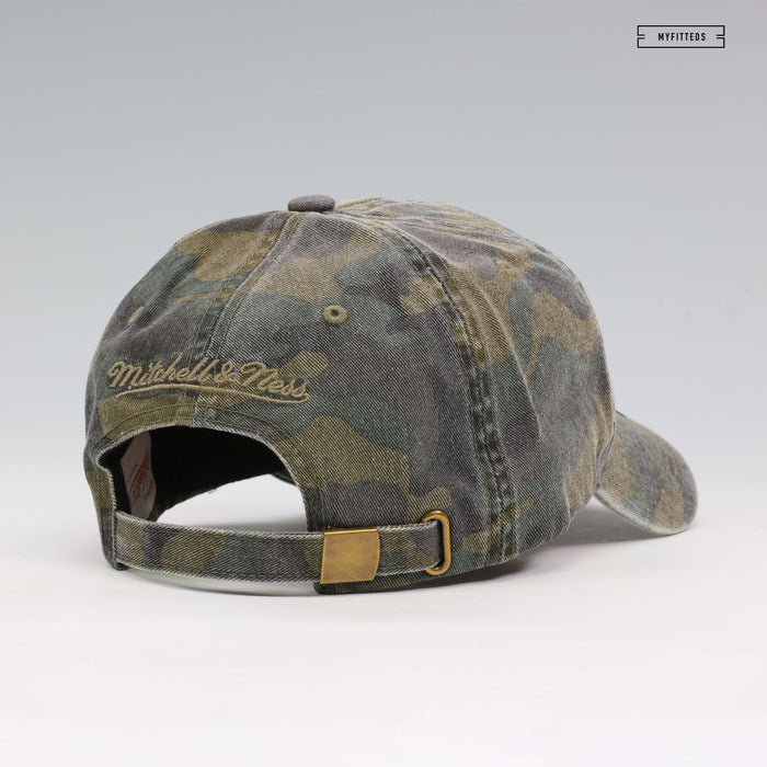 NEW YORK KNICKS 3X NBA FINALS CHAMPIONS SCRIPT LOW PRO CAMO MITCHELL & NESS STRAPBACK HAT