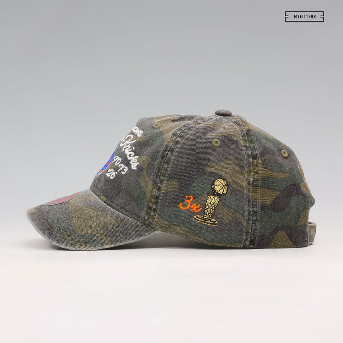 NEW YORK KNICKS 3X NBA FINALS CHAMPIONS SCRIPT LOW PRO CAMO MITCHELL & NESS STRAPBACK HAT