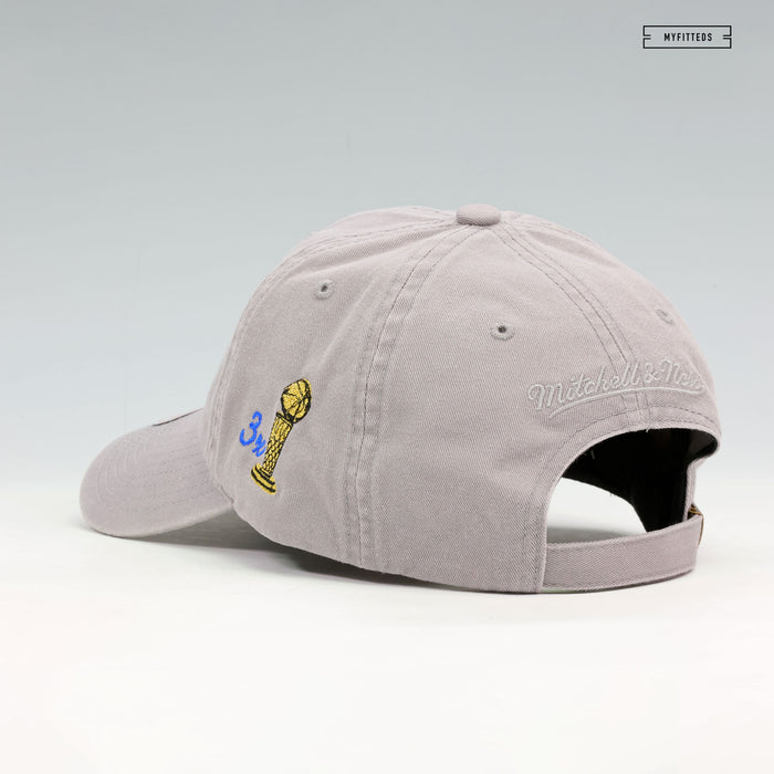 NEW YORK KNICKS 3X NBA FINALS CHAMPIONS SCRIPT LOW PRO GREY MITCHELL & NESS STRAPBACK HAT