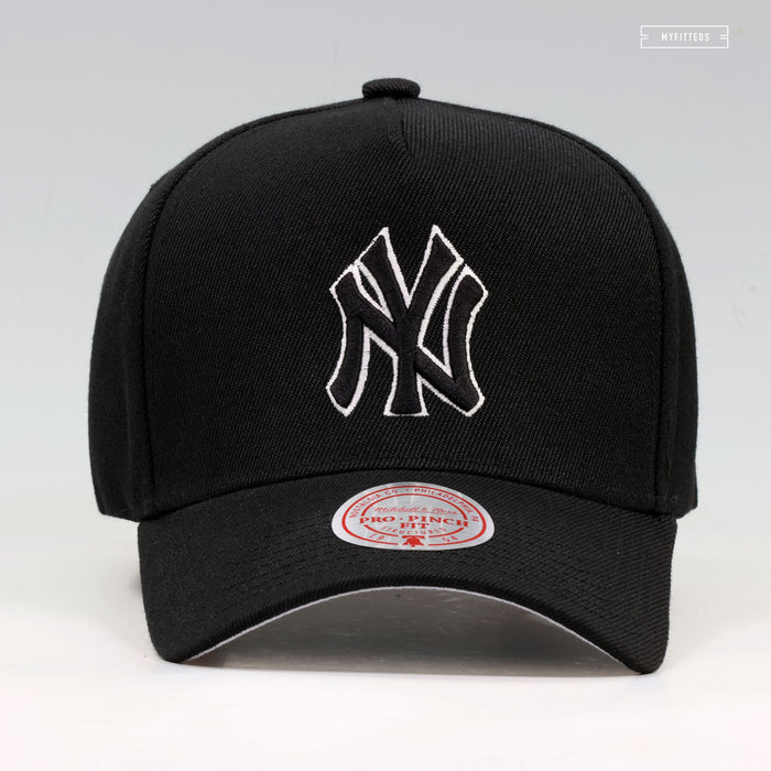 NEW YORK YANKEES MLB PRO-PINCH FIT STRUCTURED MITCHELL & NESS SNAPBACK HAT