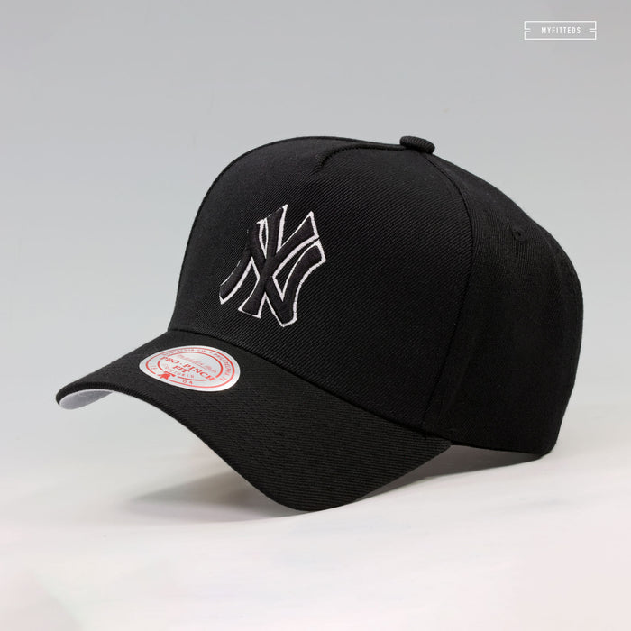 NEW YORK YANKEES MLB PRO-PINCH FIT STRUCTURED MITCHELL & NESS SNAPBACK HAT