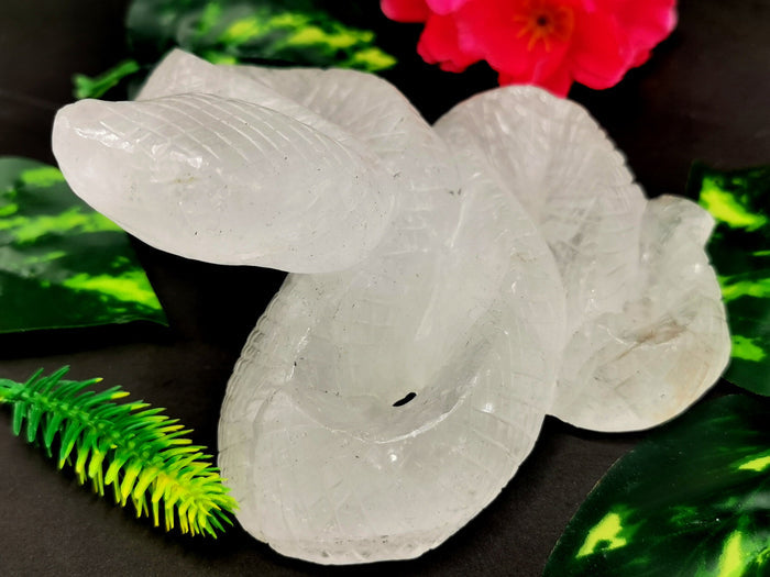 Slithering snake carving in clear quartz stone - crystal healing / chakra / reiki / energy - 4.8 inches and 580 gms (1.28 lb) Animal carving