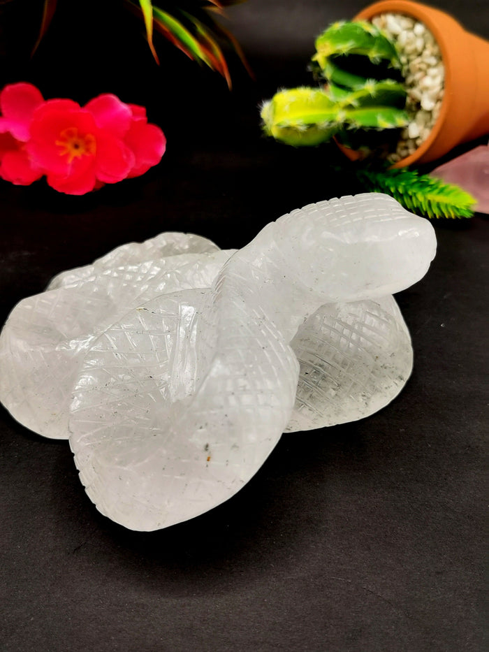Slithering snake carving in clear quartz stone - crystal healing / chakra / reiki / energy - 4.8 inches and 580 gms (1.28 lb) Animal carving