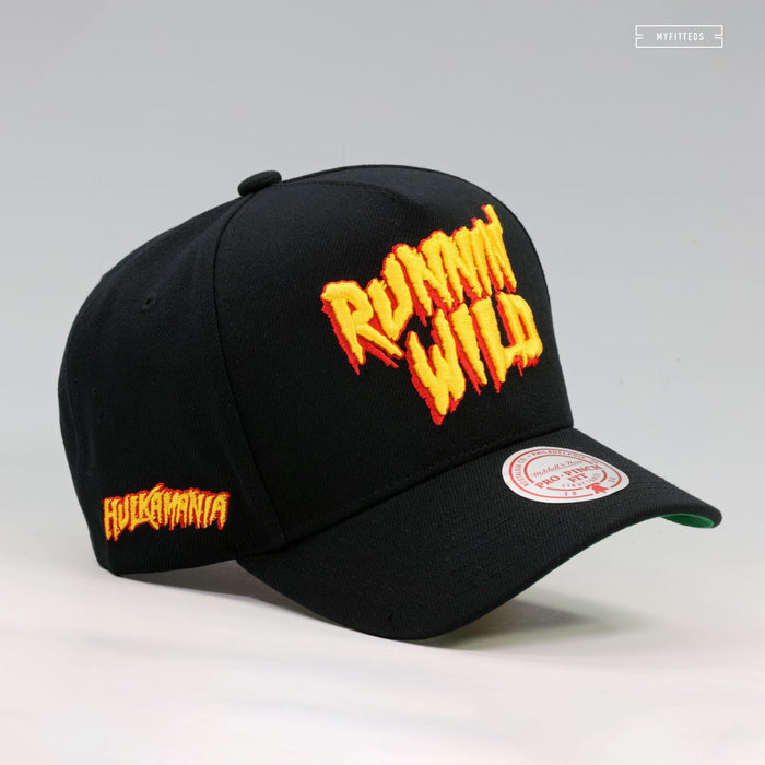 WWE HULKAMANIA RUNNIN' WILD PRO PINCH STRUCTURED MITCHELL & NESS SNAPBACK HAT