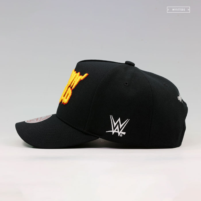 WWE HULKAMANIA RUNNIN' WILD PRO PINCH STRUCTURED MITCHELL & NESS SNAPBACK HAT
