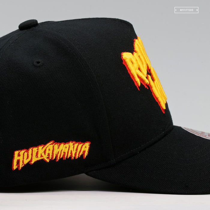 WWE HULKAMANIA RUNNIN' WILD PRO PINCH STRUCTURED MITCHELL & NESS SNAPBACK HAT